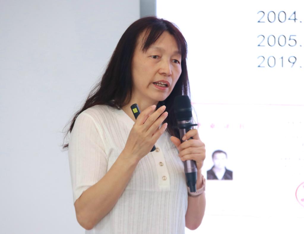 Inaugural meeting scene